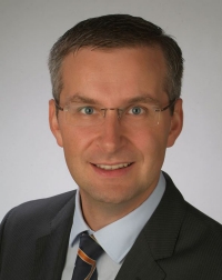 Dr. Thomas Busch