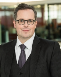 Dr. Günther Dobrauz