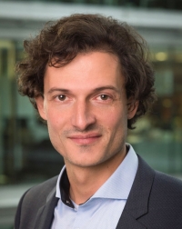 Dr. Christian R. Ulbrich