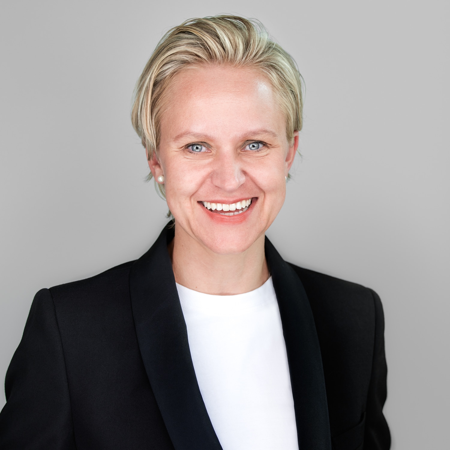 Intermediärgeschäft im Kontext der Geldwäschereibekämpfung PwC Schweiz