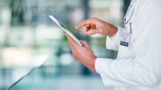 Predicting patient health using blockhain and wearable technology
