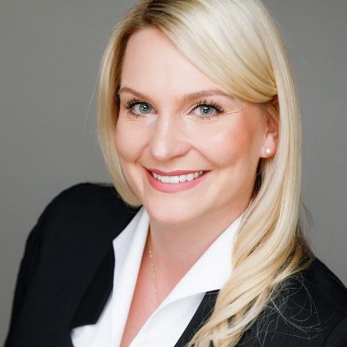 Julia Knysak-Mueller